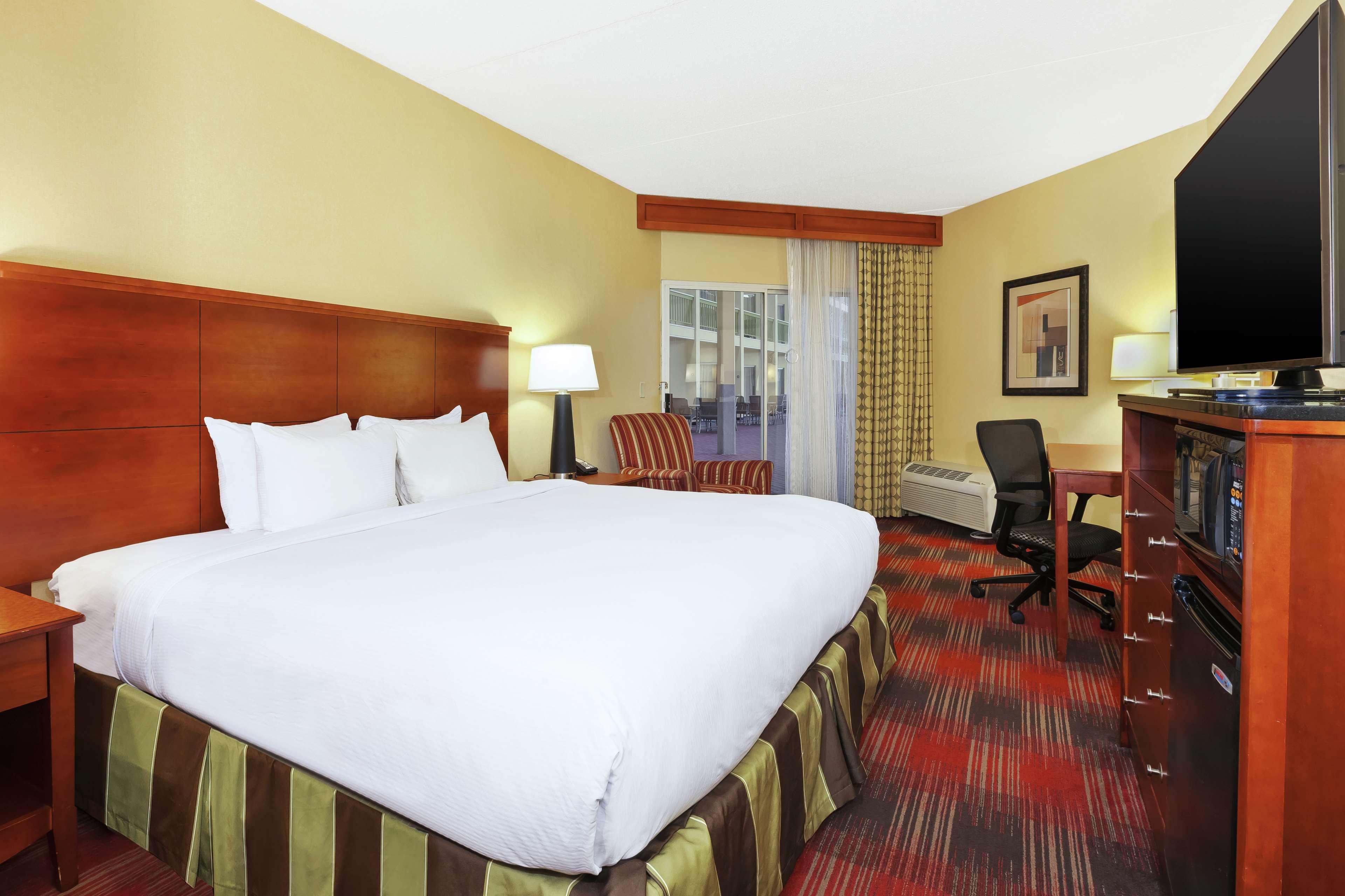 Hotel Doubletree By Hilton Holland Exterior foto