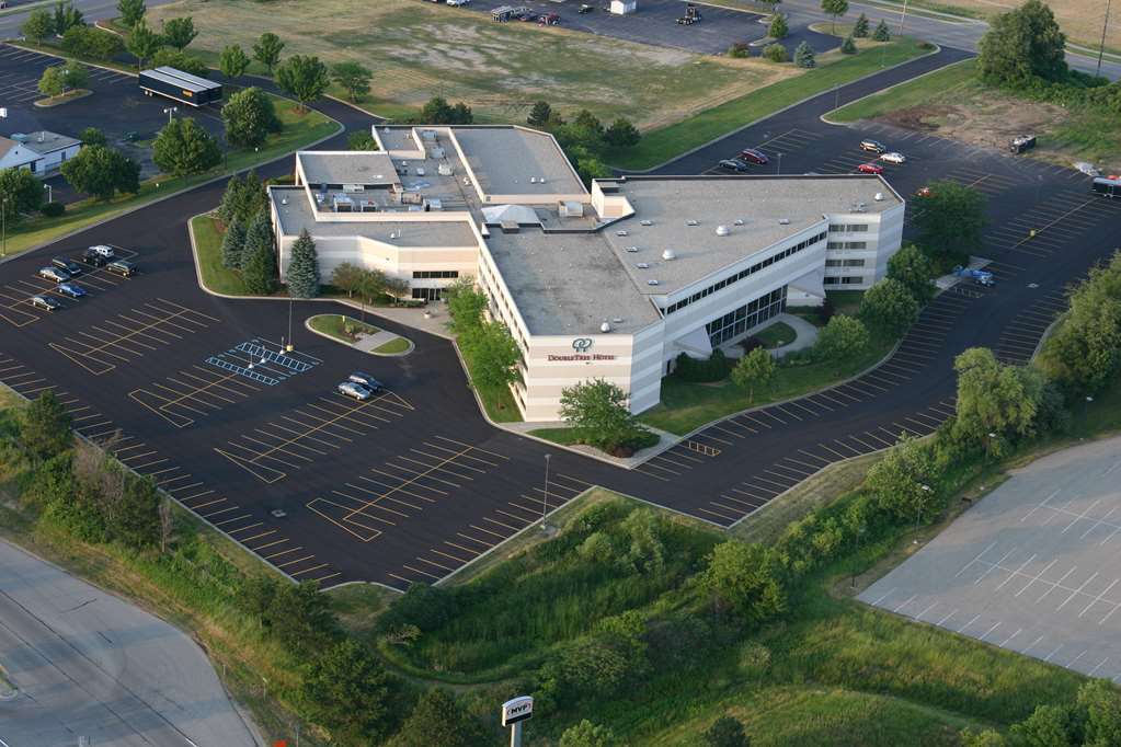 Hotel Doubletree By Hilton Holland Exterior foto